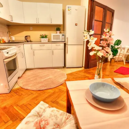 Apartment Big&Bright- Golden Apartments- Old Town *
