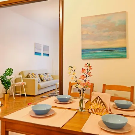 Big&Bright- Golden Apartments- Old Town Apartment *